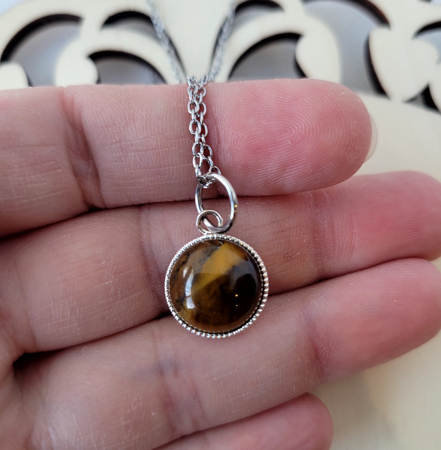 Tigers eye crystal pendant necklace