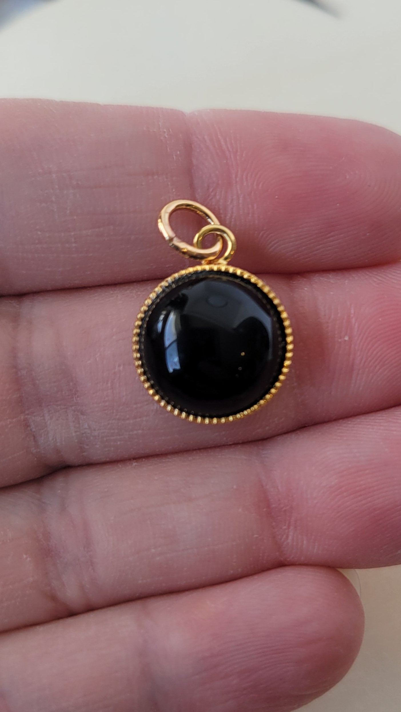 Black onyx pendant necklace
