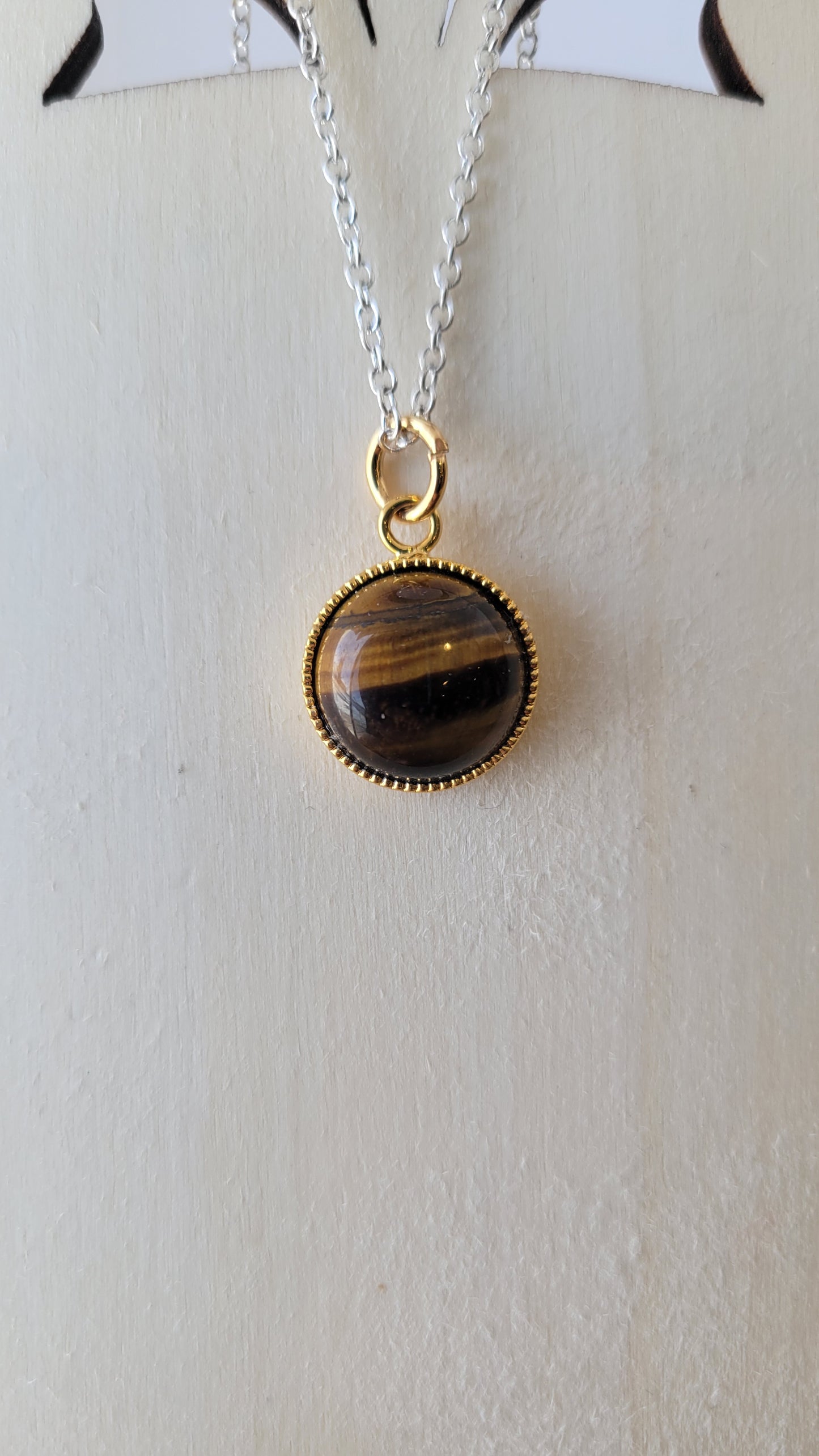 Tigers eye crystal pendant necklace
