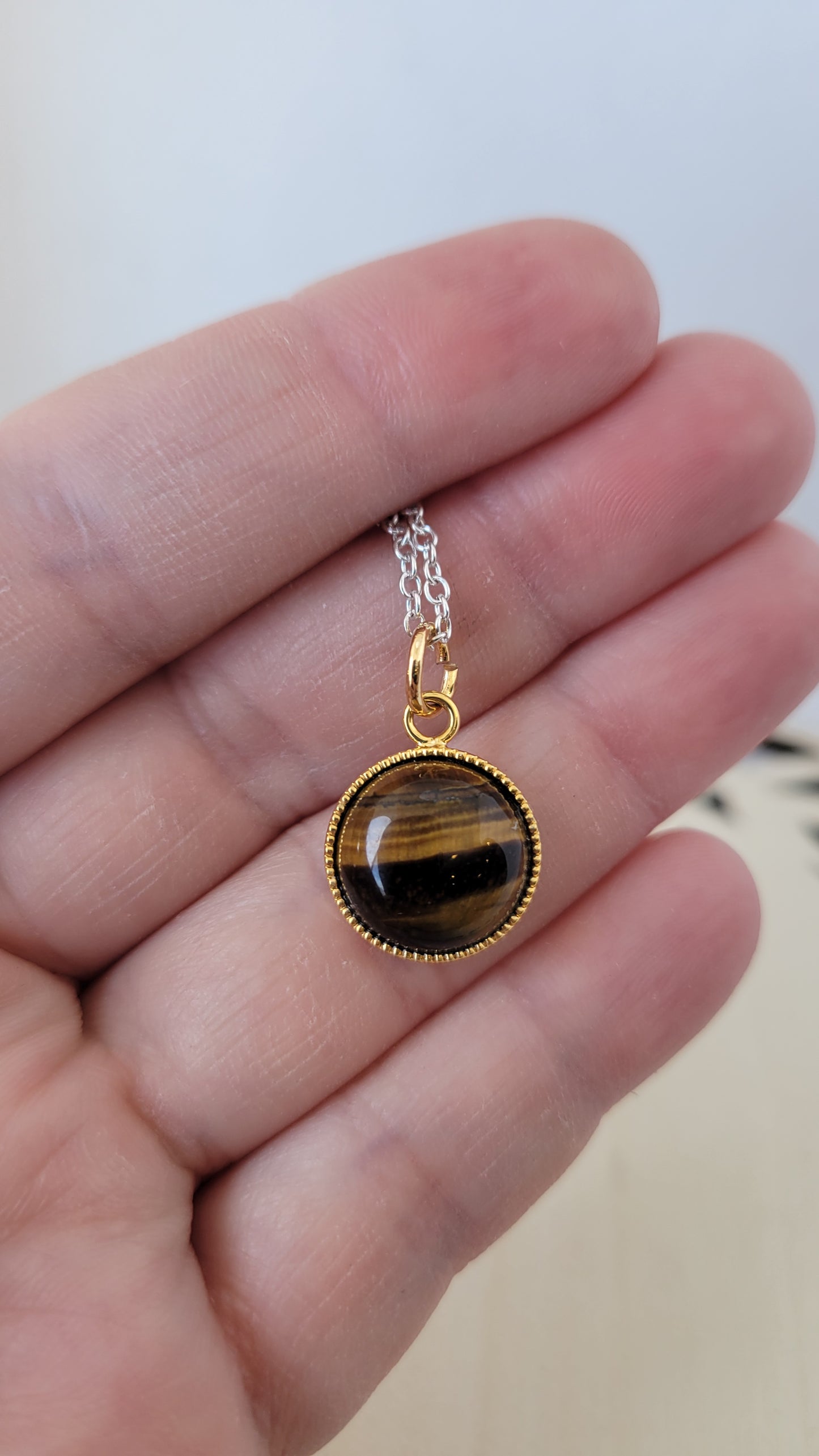 Tigers eye crystal pendant necklace