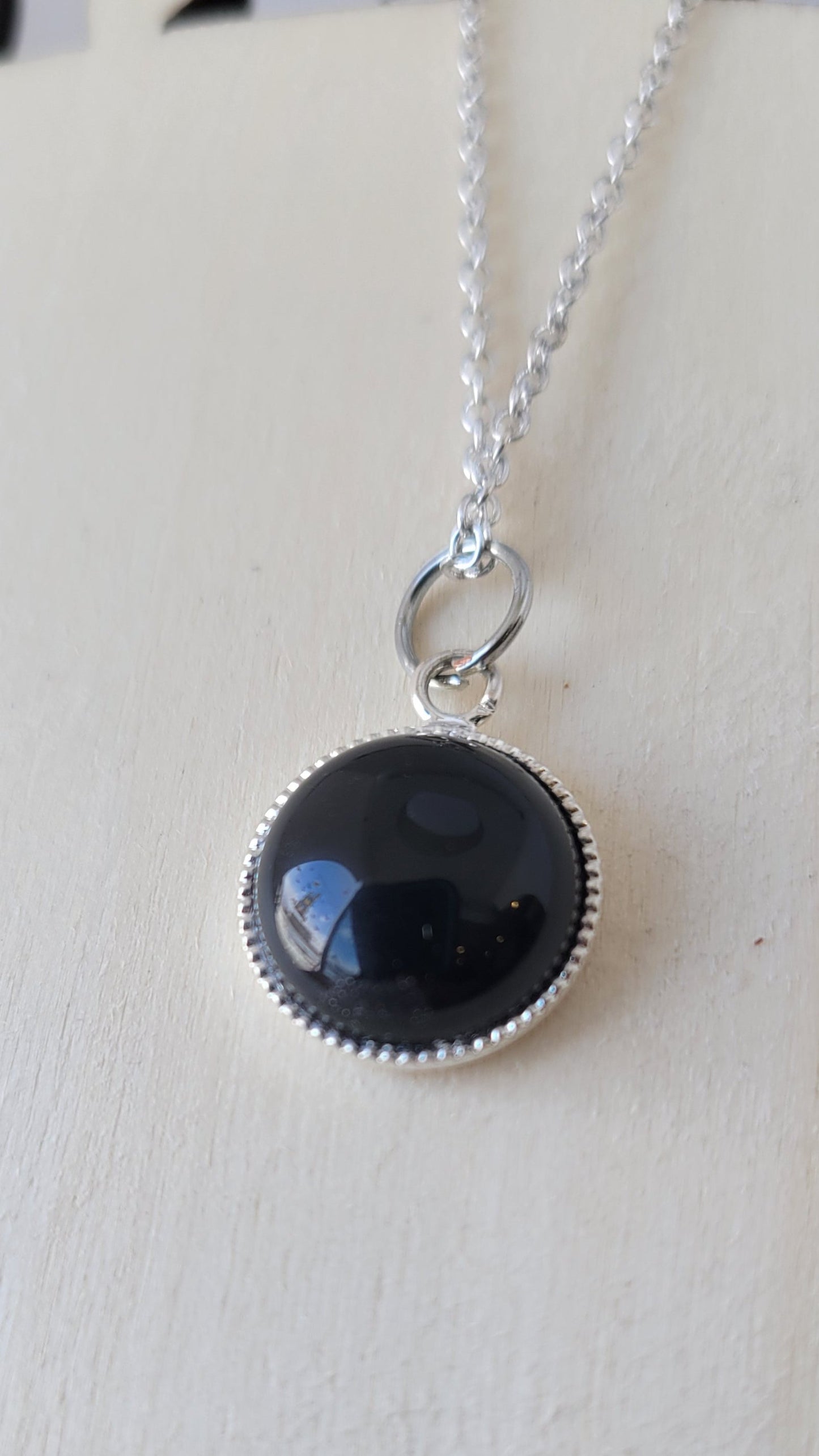 Black onyx pendant necklace
